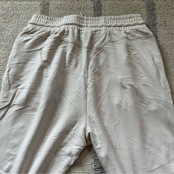 GYMSHARK Lounge Cream Joggers - Picture 8 of 9